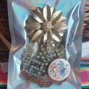 Vintage Brooch Grab Bag Lot brooches